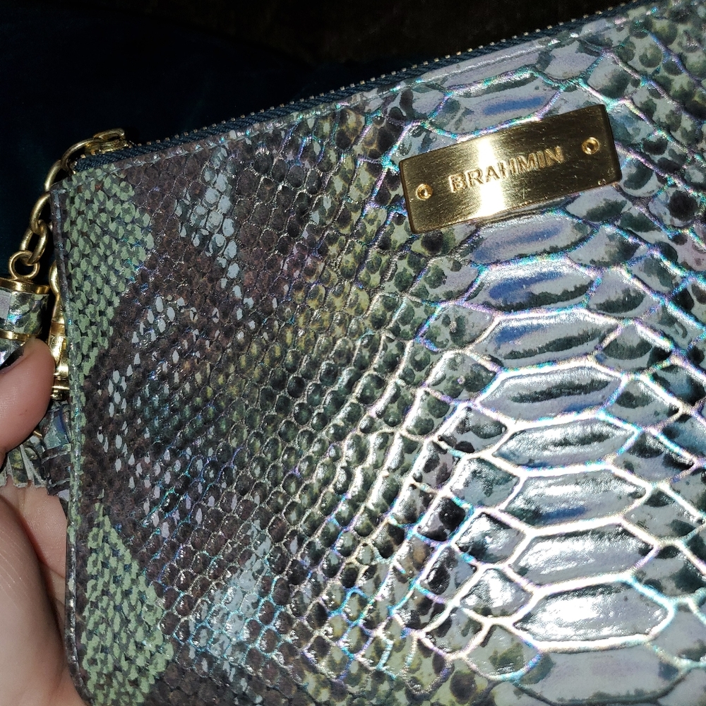 Brahmin wristlet, color moonstone